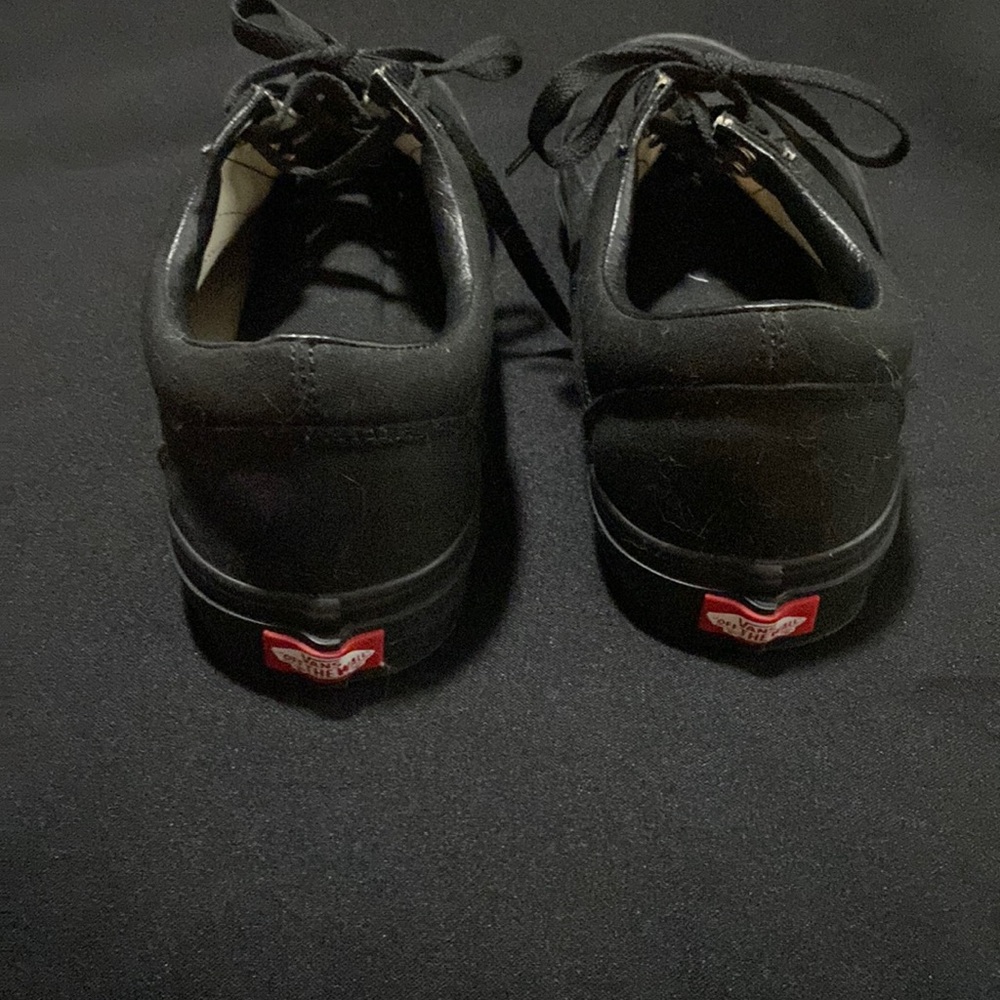 VANS-Men’s Size 10-Black Canvas Sneaker-New